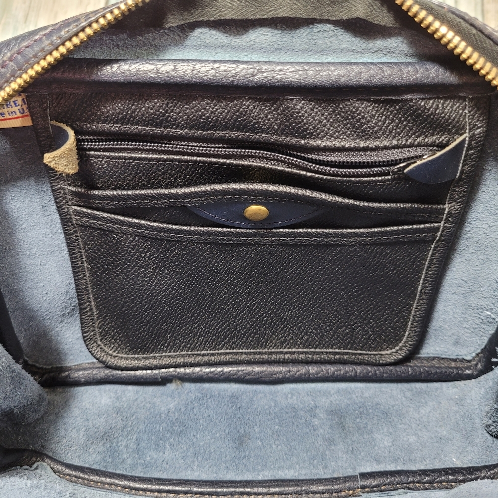 Vintage Dooney & Bourke Leather Crossbody Bag. - Picture 11 of 16